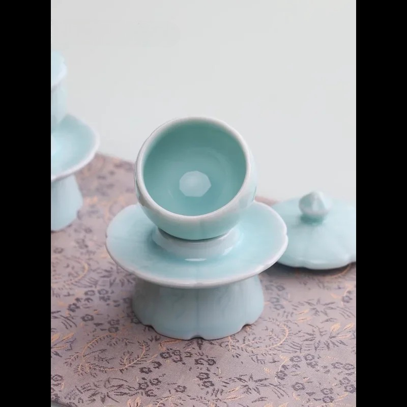 Celadon met heiligwaterbeker,  - Celadon Ceramic Cup recensie en prijs